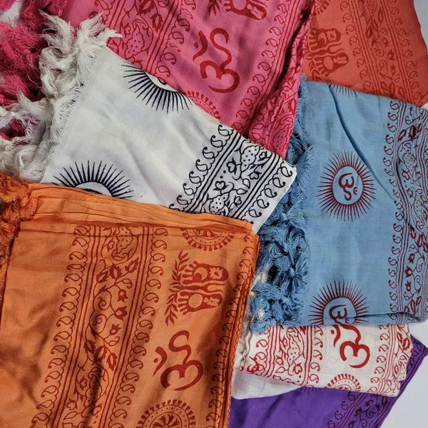 White With Black Shawl (40 x 70)