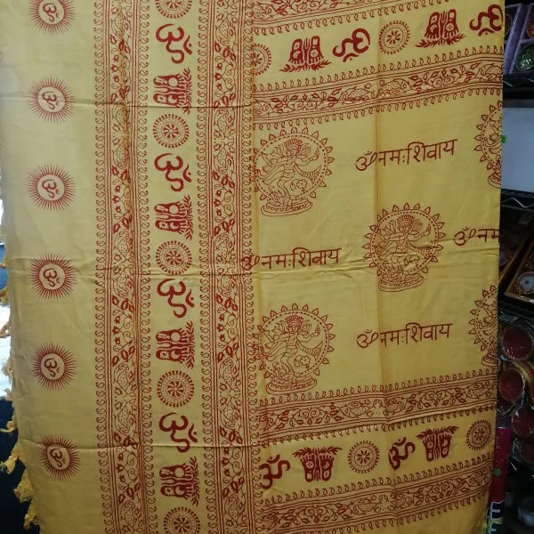 Yellow Shawl (40 x 70)